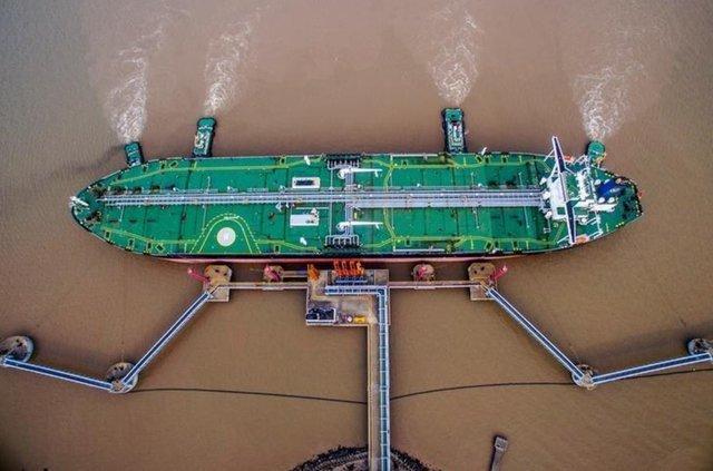 محموله نفتکش ایرانی در چین تخلیه شد