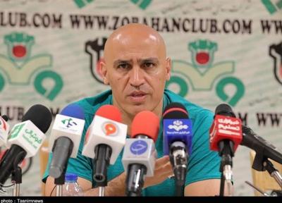 اصفهان، منصوریان: دست تمام مربیان لیگ برتر برای هم رو شده است، هنوز ستاره های بالای 30 سال معین کننده هستند