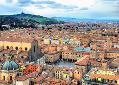 6 جاذبه معروف بولونیا در ایتالیا