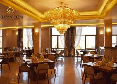 صبحانه سلف سرویس در بام تهران