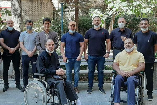 قهرمانان کشتی به عیادت جانبازان آسایشگاه ثارالله رفتند قهرمانان کشتی به عیادت جانبازان آسایشگاه ثارالله رفتند