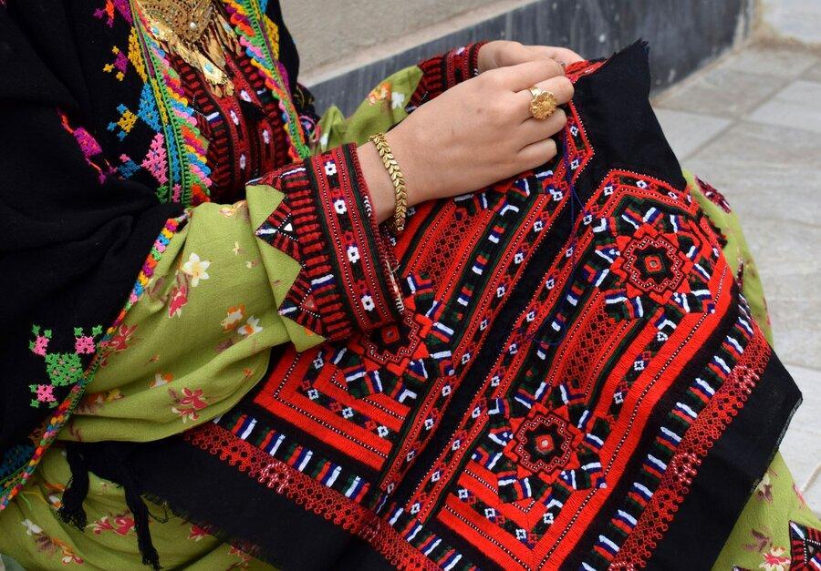 احیای هنرهای سنتی در قامت لباس به بهانه هفته گردشگری ، لباس اقوام ایرانی از دیرباز زبانزد بوده اند