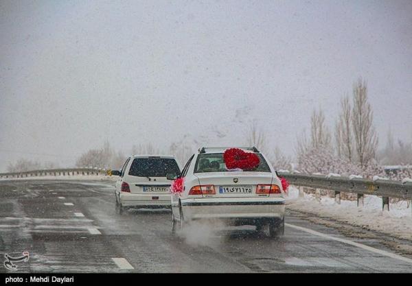 آخرین خبر از شرایط جاده هراز، برف و باران در جاده های 12 استان