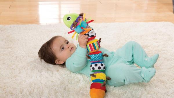 اسباب بازی های مناسب برای نوزادان در سنین مختلف