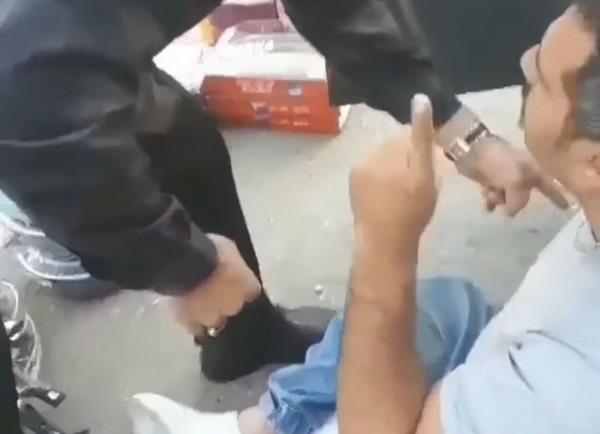 خبرنگاران توضیحات شهرداری دزفول درخصوص برخورد با دستفروش خبرنگاران توضیحات شهرداری دزفول درخصوص برخورد با دستفروش معلول