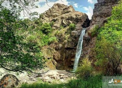 آبشار سرخوئیه در روستای بندر هنزای کرمان، عکس