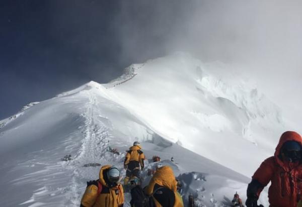 یک کوهنورد ایرانی در راه فتح اورست، کرونا مانع صعود نشد