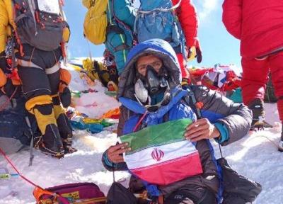 کوهنورد ایرانی بر فراز بام جهان ایستاد