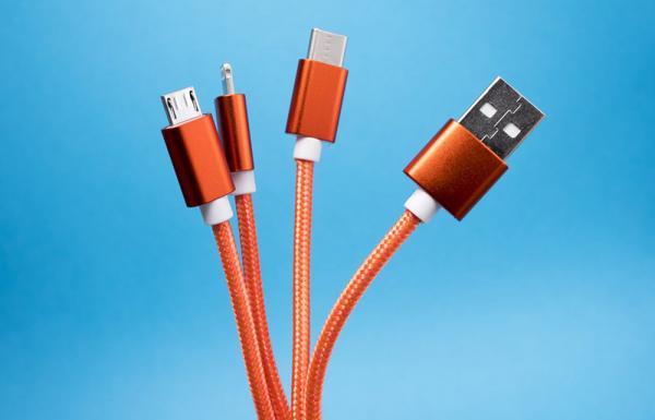 استاندارد USB 4.0 چه ویژگی هایی دارد و تفاوت آن با USB-C چیست؟ استاندارد USB 4.0 چه ویژگی هایی دارد و تفاوت آن با USB-C چیست؟