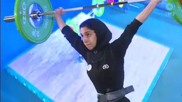 دختر وزنه بردار ایران در قهرمانی نوجوانان دنیا اوت شد